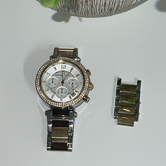 Michael Kors Watch - Picture 6 of 6